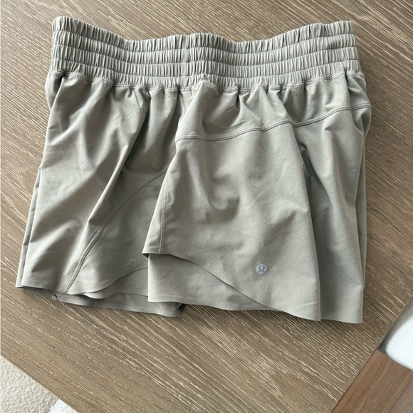 Lululemon Shake It Out High-Rise Running Short 2.5" Sheer Oak - Picture 6 of 6